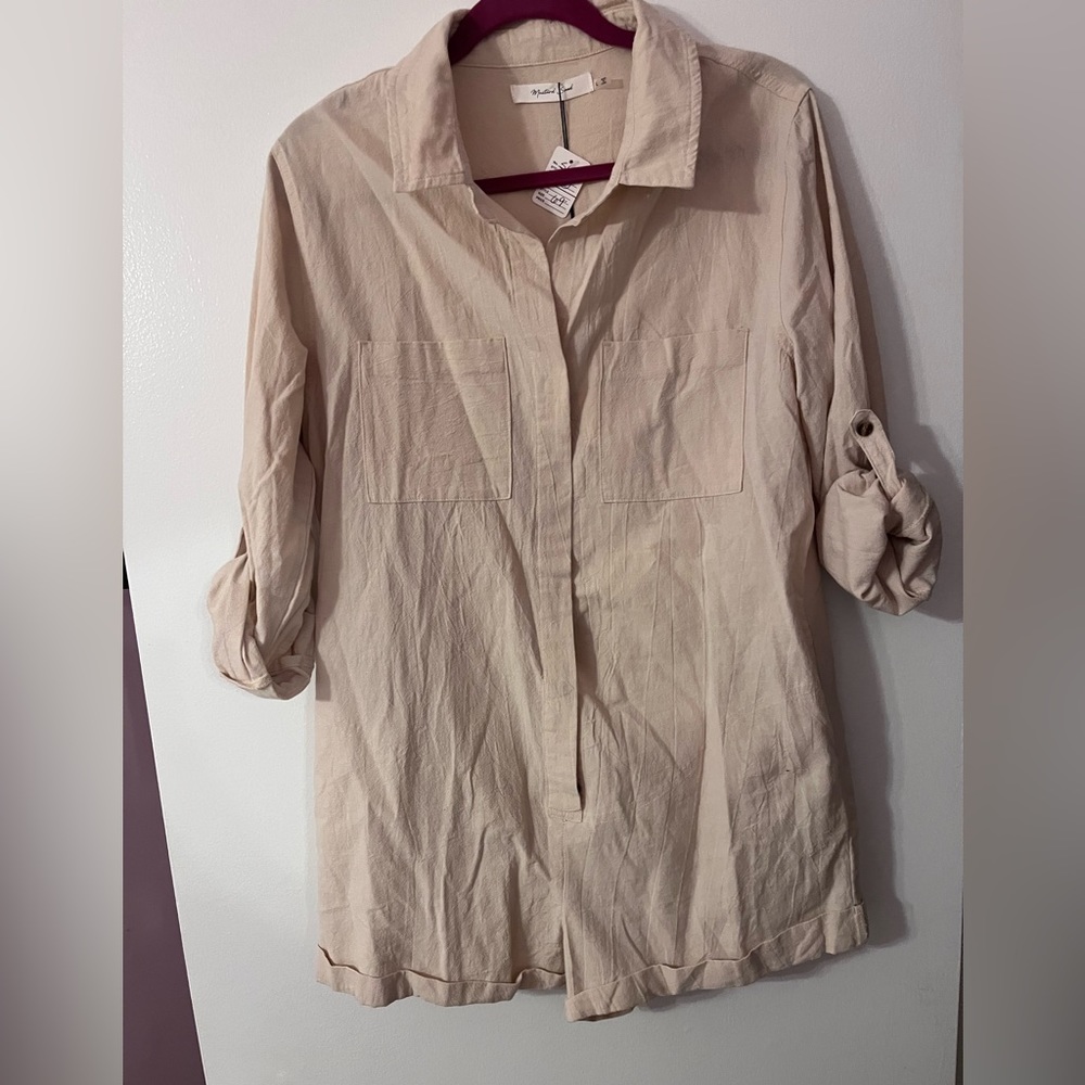Mustard Seed: Beige/Pink button-up romper. Size Large